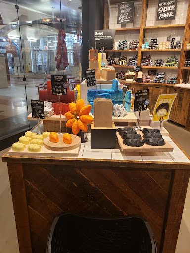 Cosmetics Store «Lush Cosmetics», reviews and photos, 104 Walden Galleria, Buffalo, NY 14225, USA