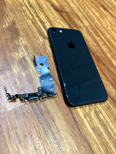 Electronics Repair Shop «Cellfone MD - cell phone repair», reviews and photos, 7637 N Milwaukee Ave, Niles, IL 60714, USA