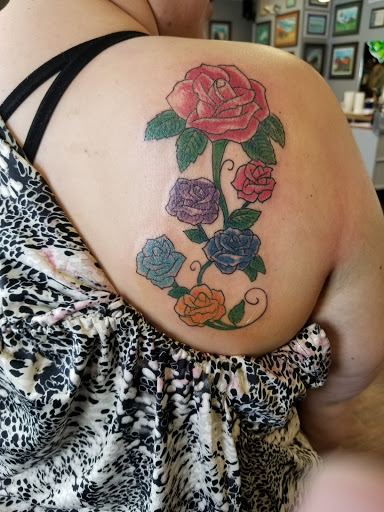 Tattoo Shop «Oshkosh Tattoo & Good Girl», reviews and photos, 223 N Main St, Oshkosh, WI 54901, USA