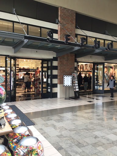 SEPHORA, 3000 184th St SW #302, Lynnwood, WA 98037, USA, 