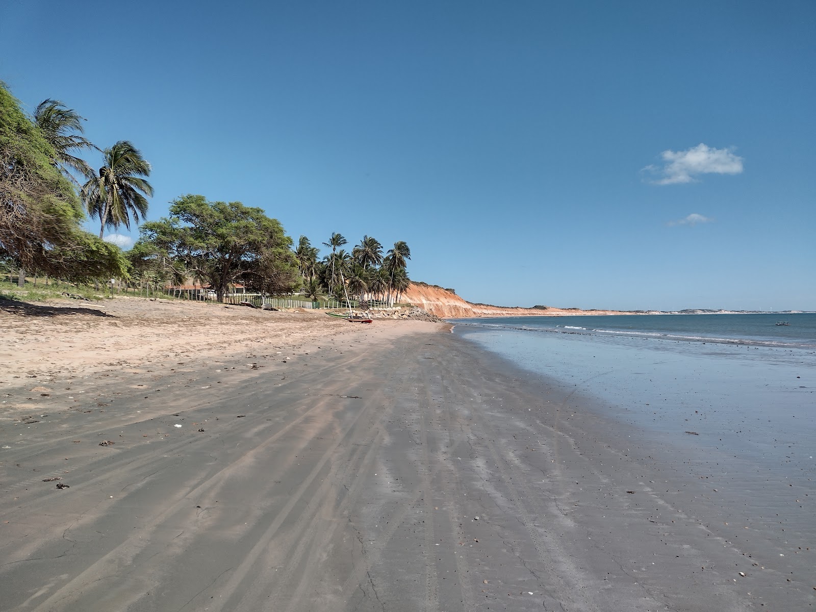 Fotografie cu Plaja Retiro Grande cu o suprafață de apa pură turcoaz