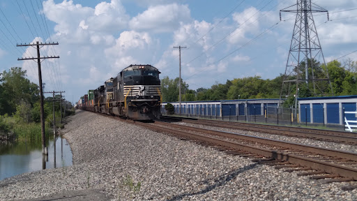 Self-Storage Facility «Simply Self Storage - Columbus/Cooke Rd», reviews and photos, 810 E Cooke Rd, Columbus, OH 43214, USA