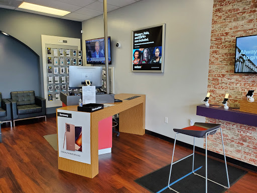 Cell Phone Store «TCC, Verizon Authorized Retailer», reviews and photos, 3860 Tampa Rd, Oldsmar, FL 34677, USA