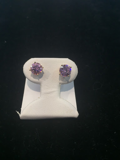 Jewelry Store «Saatchi Jewelry», reviews and photos, 4545 Austin Blvd, Island Park, NY 11558, USA