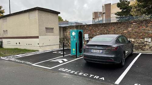 Borne de recharge de véhicules électriques Electra Station de recharge Argenteuil