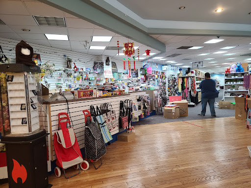 Shopping Mall «Lakeforest Mall», reviews and photos, 701 Russell Ave, Gaithersburg, MD 20877, USA