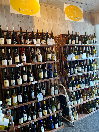 Wine Store «Toast Wines & Spirits», reviews and photos, 984 Farmington Ave B, West Hartford, CT 06107, USA