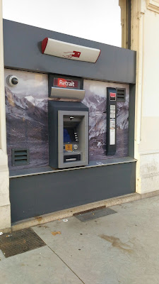 Retrait d'espèces à Grenoble