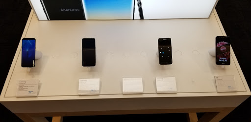 Internet Service Provider «XFINITY Store by Comcast», reviews and photos, 1229 E Golf Rd, Schaumburg, IL 60173, USA