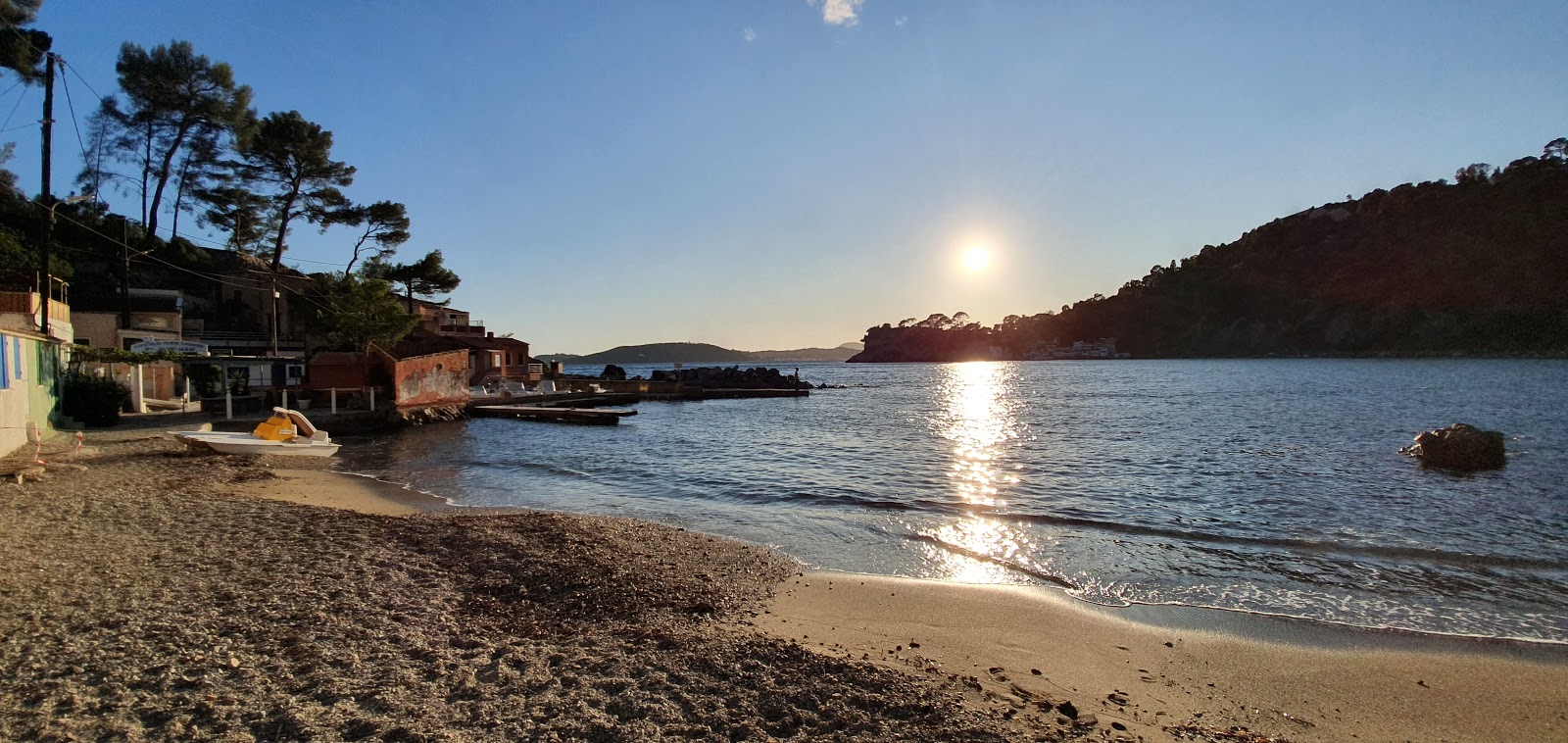 Fotografie cu Plage de Mejean cu golfuri de mijloc