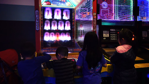 Bowling Alley «Bowlero Queens», reviews and photos, 69-10 34th Ave, Woodside, NY 11377, USA