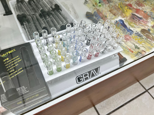 Tobacco Shop «Smoke Tokz Head Shop KC», reviews and photos, 1263 W 103rd St, Kansas City, MO 64114, USA