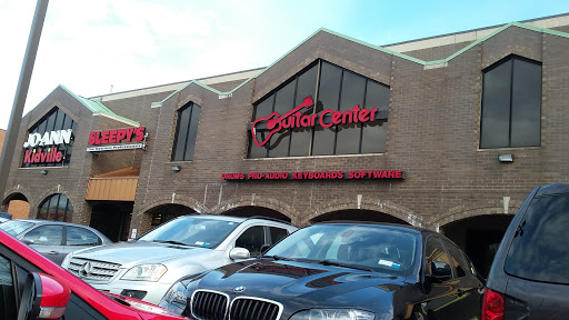 Guitar Center, 8 Garet Pl, Commack, NY 11725, USA, 
