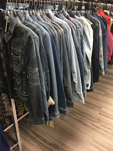 Used Clothing Store «Clothes Mentor», reviews and photos, 306 Oyster Point Rd, Newport News, VA 23602, USA