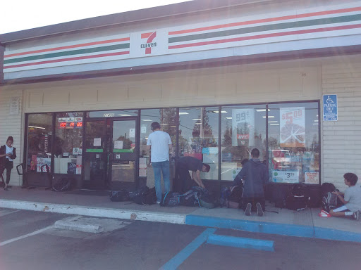 7-Eleven, 21490 McClellan Rd, Cupertino, CA 95014, USA, 