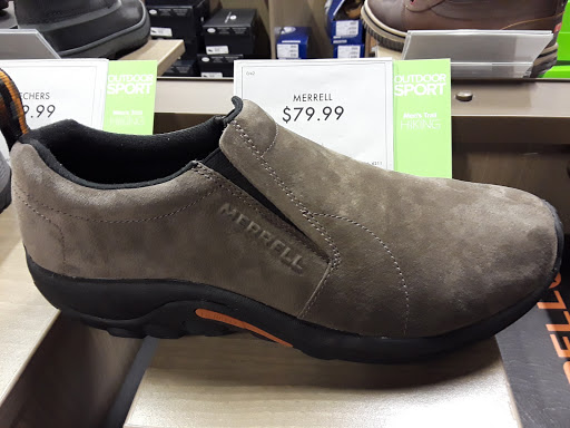 Shoe Store «DSW Designer Shoe Warehouse», reviews and photos, 1 Worcester Rd, Framingham, MA 01701, USA