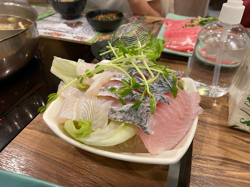 鼎川霖鍋物 貴興店 的照片