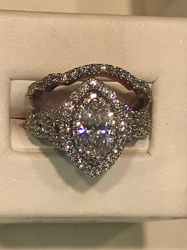 Jewelry Store «Unclaimed Diamonds», reviews and photos, 113 S 8th St, Philadelphia, PA 19106, USA