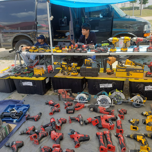 Flea Market «Montana Charlie’s», reviews and photos, 255 S Joliet Rd, Bolingbrook, IL 60440, USA