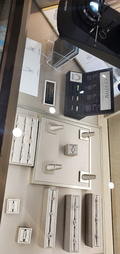 Jewelry Store «Jared The Galleria of Jewelry», reviews and photos, 195 Old Country Rd, Carle Place, NY 11514, USA