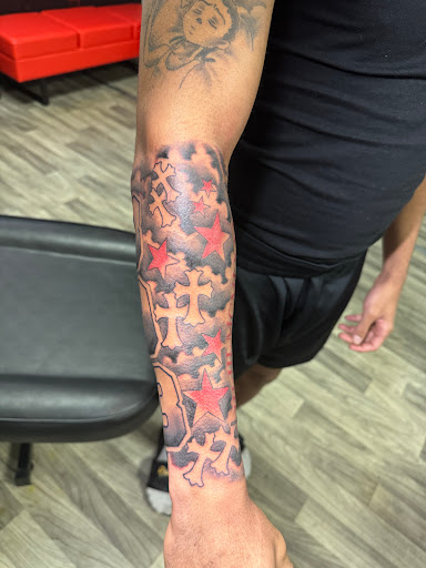 Explore men bicep tattoo ideas, creative tattoo ideas in Columbia, available at Inkkaholics Tattoo