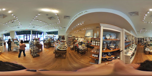 Kitchen Supply Store «Williams-Sonoma», reviews and photos, 2030 Bond St #180, Charlottesville, VA 22901, USA