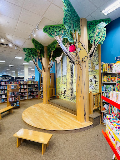 Barnes & Noble image 1