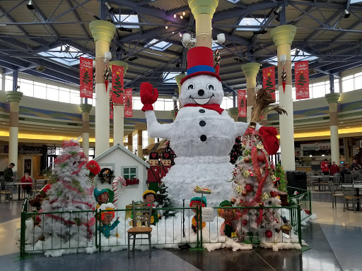 Shopping Mall «Chapel Hill Mall», reviews and photos, 2000 Brittain Rd, Akron, OH 44310, USA