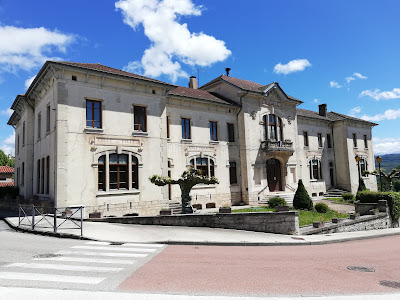 Mairie à Neuville-sur-Ain