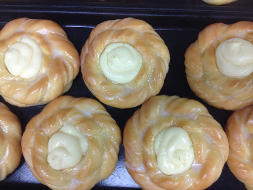 Donut Shop «Amazin Glazin Donuts», reviews and photos, 515 N Mulberry St, Elizabethtown, KY 42701, USA