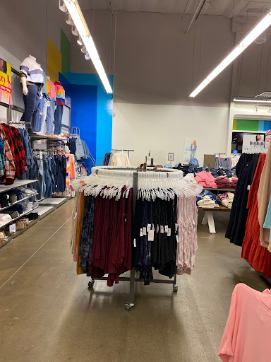 Clothing Store «Old Navy», reviews and photos, 3581 N Freeway Blvd, Sacramento, CA 95834, USA