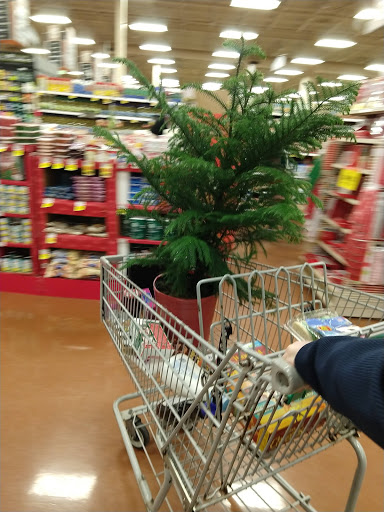 Grocery Store «Fred Meyer», reviews and photos, 19200 SW Martinazzi Ave, Tualatin, OR 97062, USA