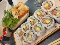 California roll du Restaurant japonais ROLLROLL Montreuil Japanese Food - n°1