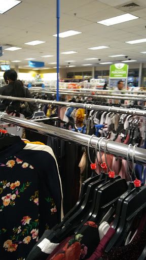 Clothing Store «Ross Dress for Less», reviews and photos, 8464 W Hillsborough Ave, Tampa, FL 33615, USA