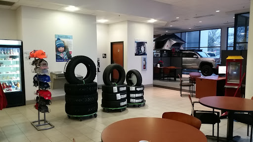 Toyota Dealer «Dick Hannah Toyota», reviews and photos, 2632 Coweeman Park Dr, Kelso, WA 98626, USA