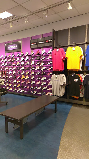 Shoe Store «Foot Locker», reviews and photos, 20505 S Dixie Hwy, Cutler Bay, FL 33189, USA