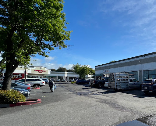 FedEx Office Print & Ship Center, 901 E Washington St, Petaluma, CA 94952, USA, 