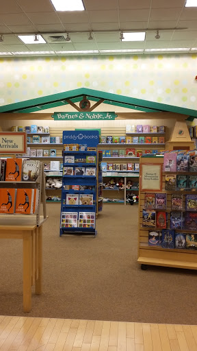 Book Store «Barnes & Noble Booksellers South Corona», reviews and photos, 2470 Tuscany St #101, Corona, CA 92881, USA