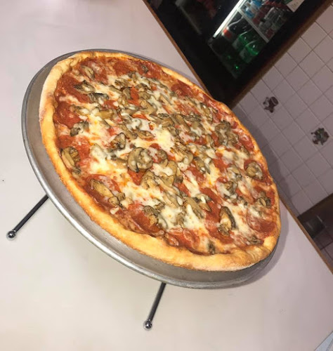 #11 best pizza place in Scranton - Granteed's Pizza