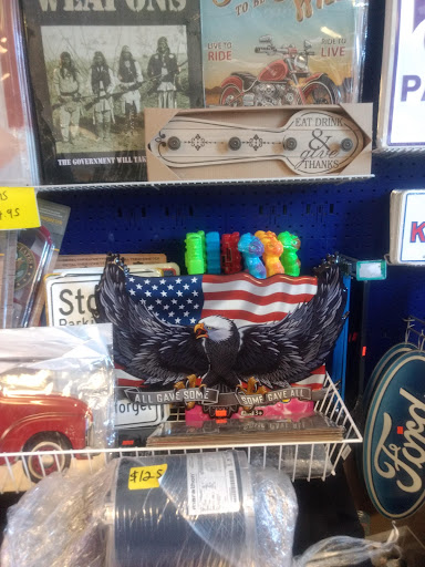 Discount Store «Mr. Thriftys Discount Grocery And Surplus», reviews and photos, 605 SW 6th Ave, Topeka, KS 66603, USA