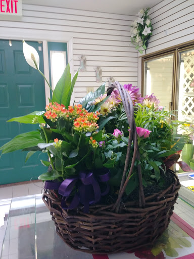 Florist «K & V Florist», reviews and photos, 23 Fee Fee Rd, Maryland Heights, MO 63043, USA