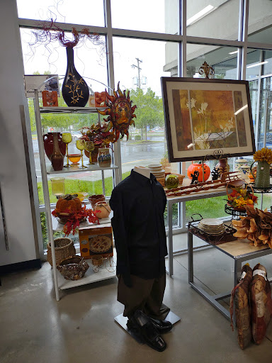 Thrift Store «Goodwill Warwick Retail Store», reviews and photos, 11061 Warwick Blvd, Newport News, VA 23601, USA