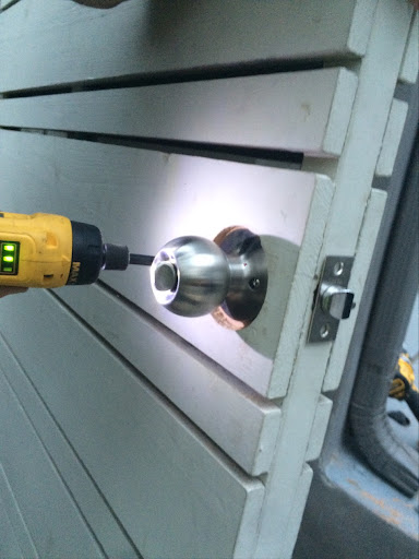 Locksmith «101 Locksmith Inc», reviews and photos, 19429 Kittridge St, Reseda, CA 91335, USA