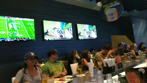 Sports Bar «Dave & Busters», reviews and photos