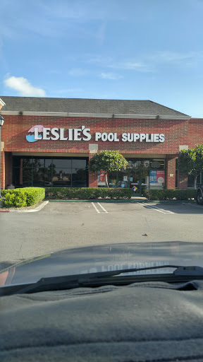 Leslie's