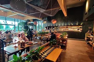 Nando's Cambridge - Retail Park image