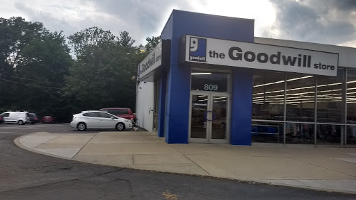 Goodwill Industries Store & Donation Center, 809 NJ-17, Paramus, NJ 07652, Thrift Store
