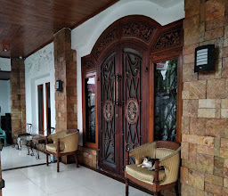 OYO 619 Naufal Guest House Syariah photo