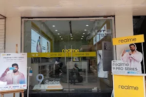 Realme smart store ujjain image