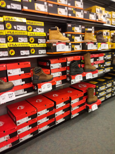 Shoe Store «Shoe Carnival», reviews and photos, 354 S Randall Rd, South Elgin, IL 60177, USA